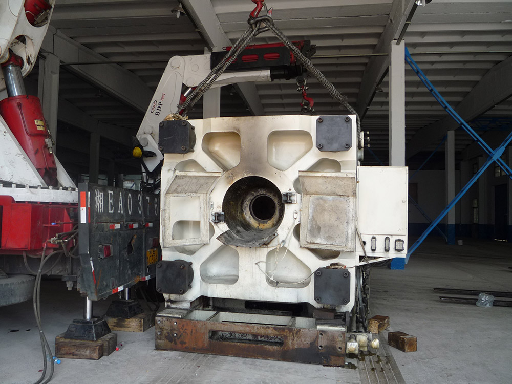 注塑機(jī)設(shè)備搬運(yùn)吊裝 注塑機(jī)設(shè)備搬運(yùn)吊裝